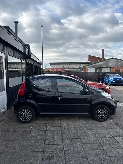 Peugeot 107 2009 photo 3