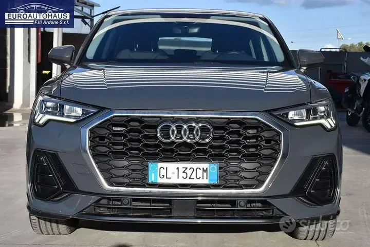 Audi Q3 2022 photo 2