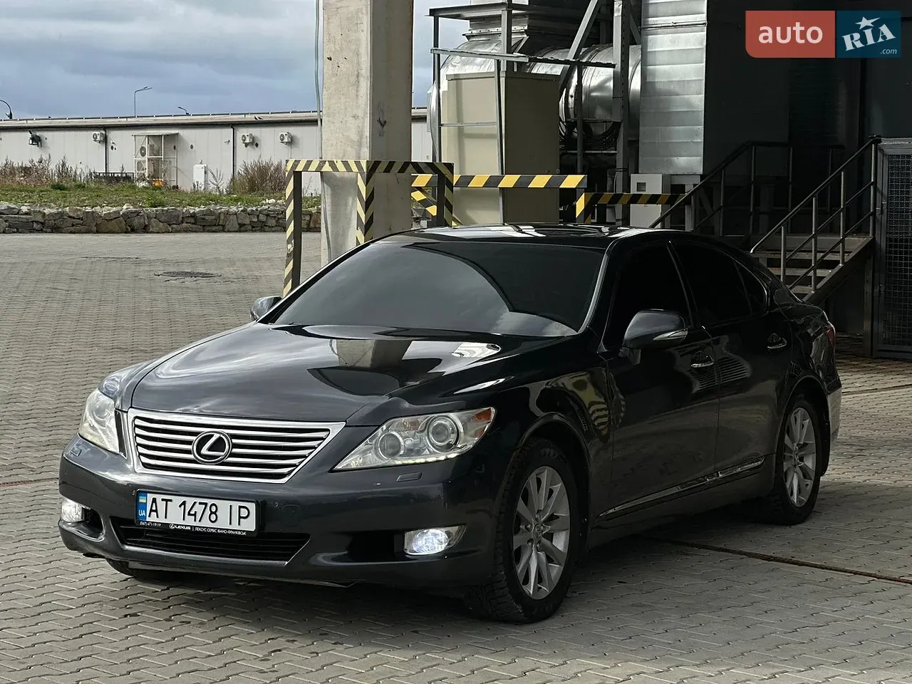 Lexus Ls 2010 photo 2