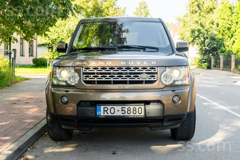 Land Rover Discovery 2010 photo 4
