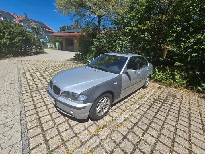 BMW 318I