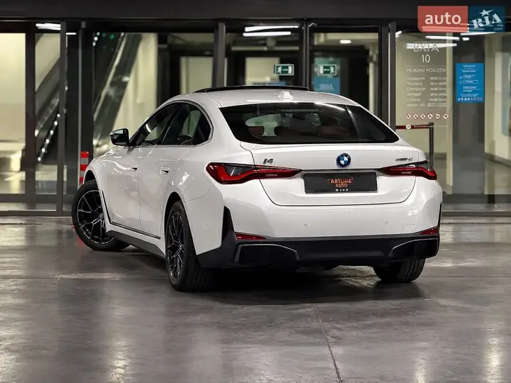 BMW I4 2023 photo 2