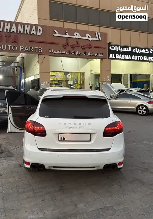 Porsche Cayenne 2013 photo 2
