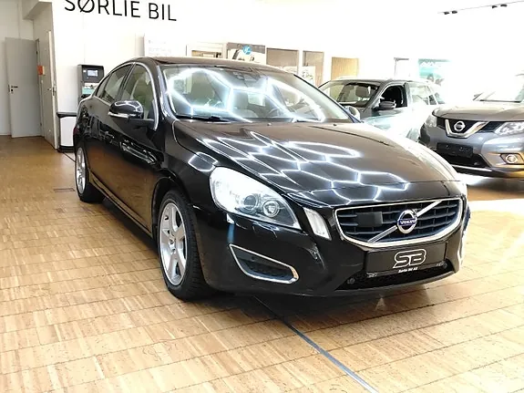 Volvo S60 2011 photo 2
