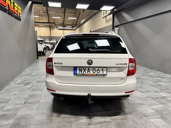 Skoda Superb 2014 photo 4