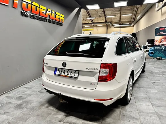 Skoda Superb 2014 photo 3