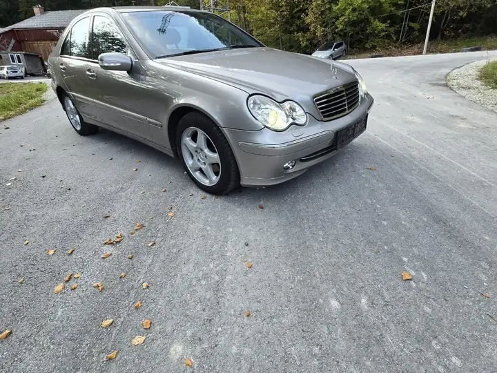 Mercedes-Benz C-Class 2003 photo 3