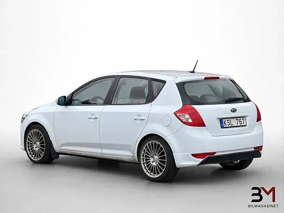 Kia Ceed 2010 photo 4