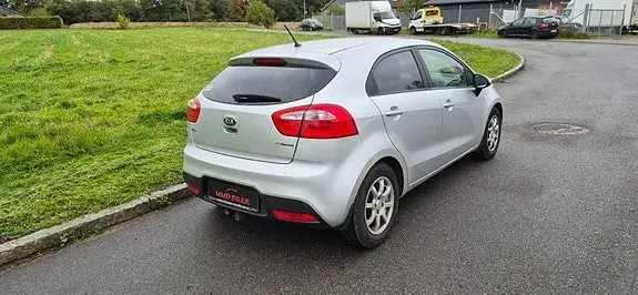 Kia Rio 2014 photo 5