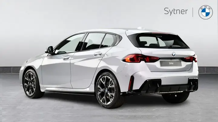 BMW 1 Series 2026 photo 2
