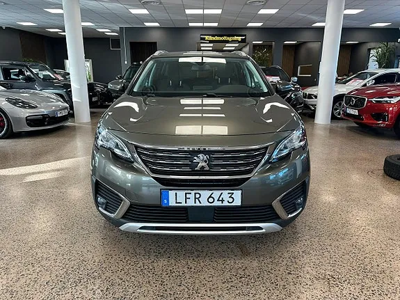 Peugeot 5008 2017 photo 2