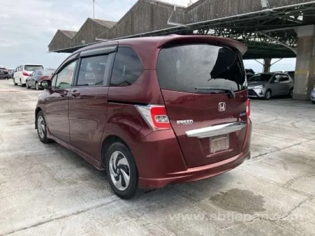 Honda Freed 2015 photo 3