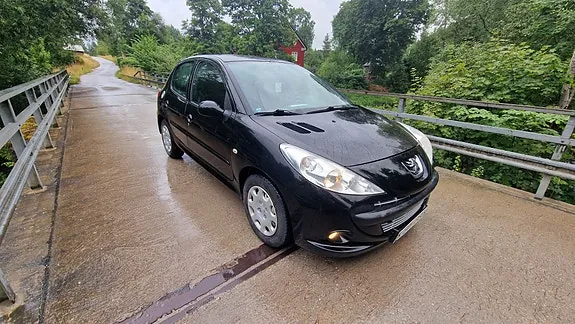 Peugeot 206 2010 photo 2