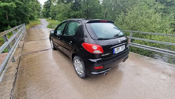 Peugeot 206 2010 photo 4