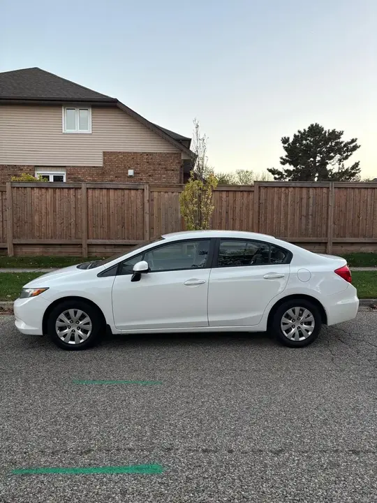 Honda Civic 2012 photo 2