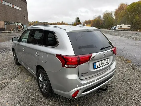 Mitsubishi Outlander 2018 photo 4