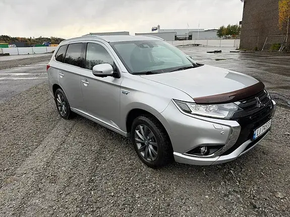 Mitsubishi Outlander 2018 photo 2