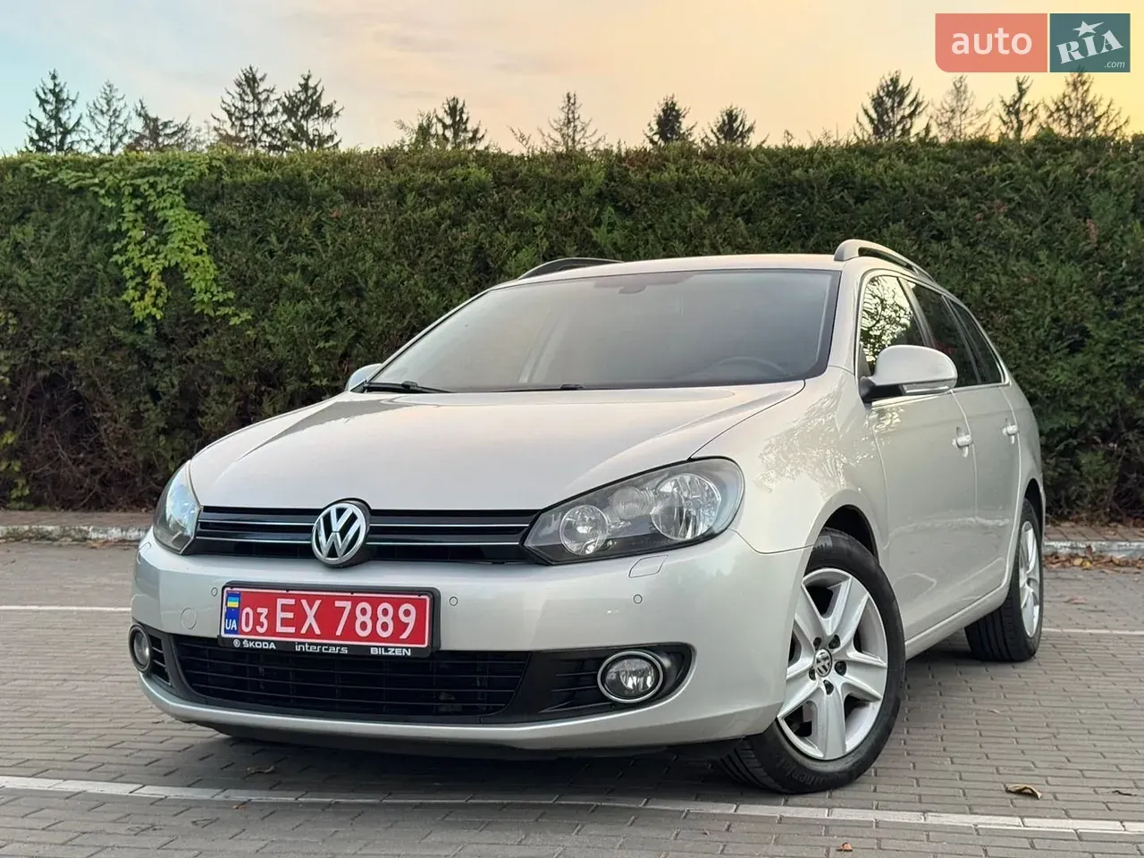 Volkswagen Golf 2010 photo 2