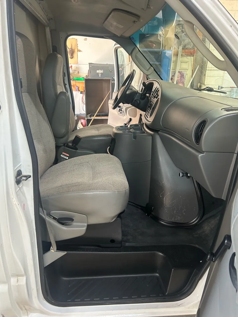Ford E350 2003 photo 5