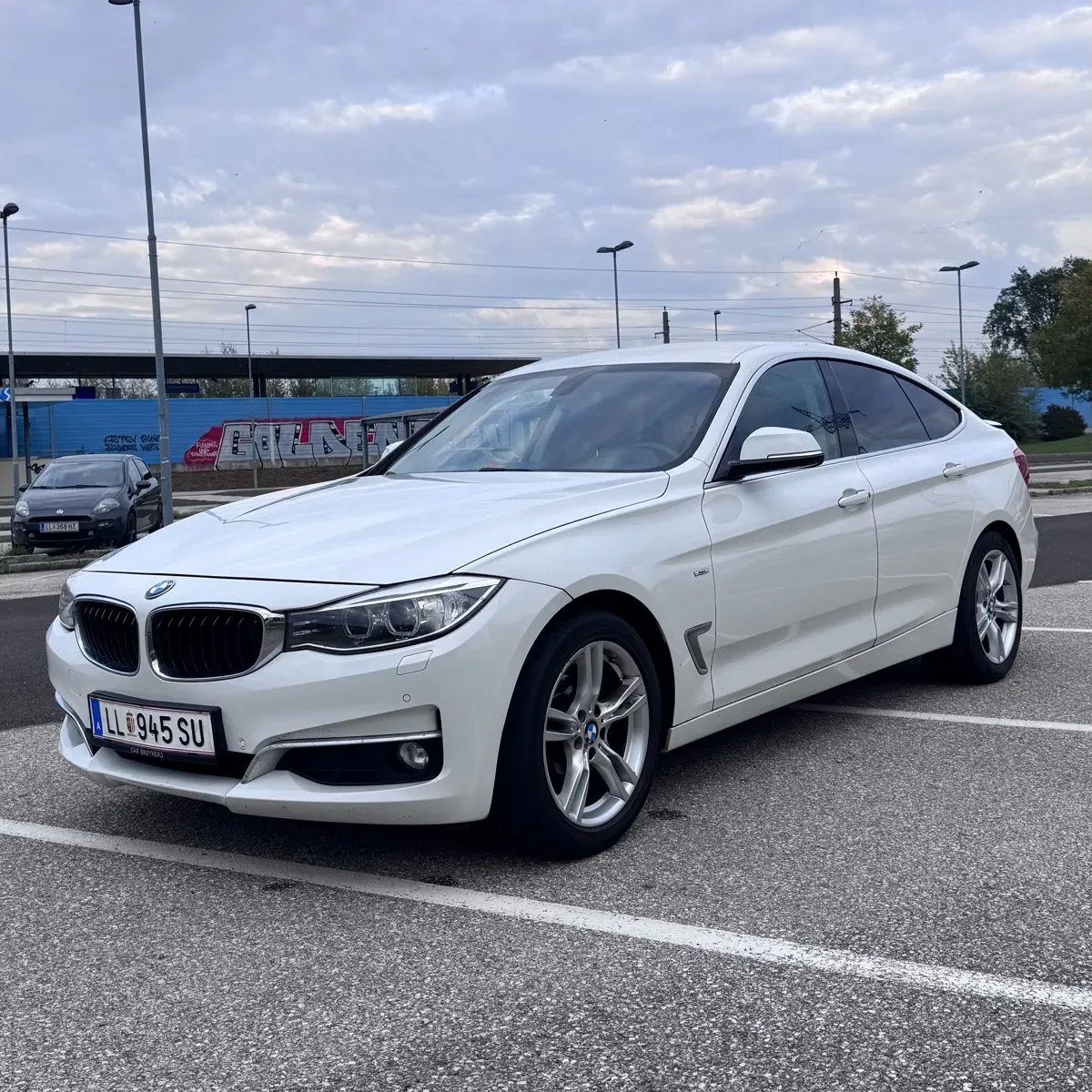 BMW 3 Series 2014 photo 3