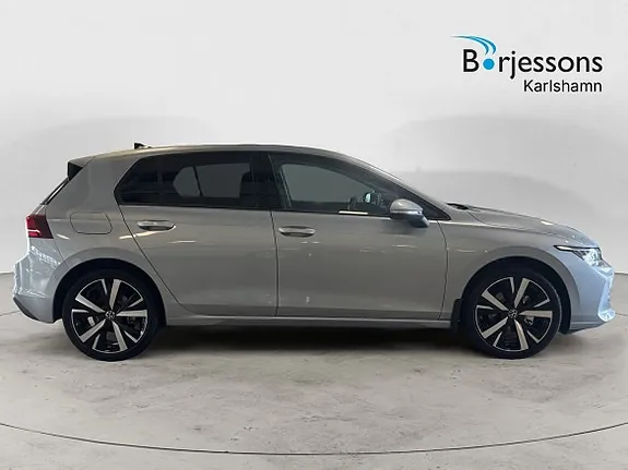 Volkswagen Golf I 2026 photo 2