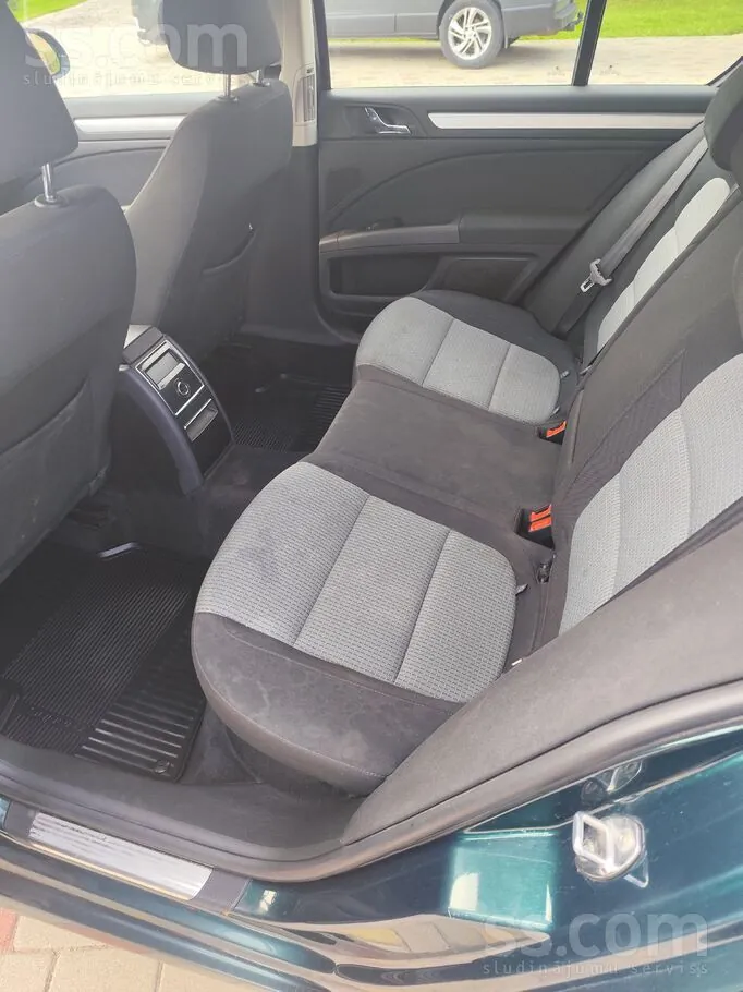 Skoda Superb 2009 photo 5