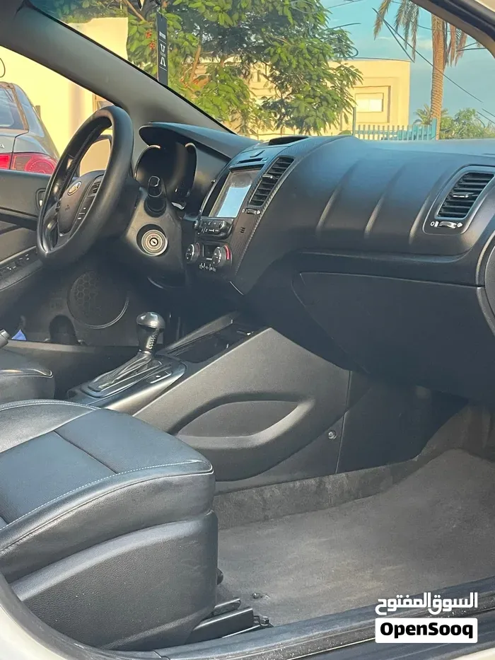 Kia Cerato 2012 photo 4
