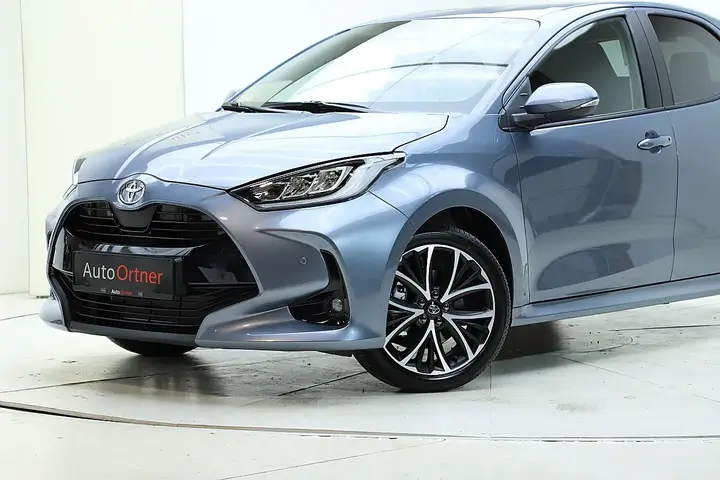 Toyota Yaris photo 2