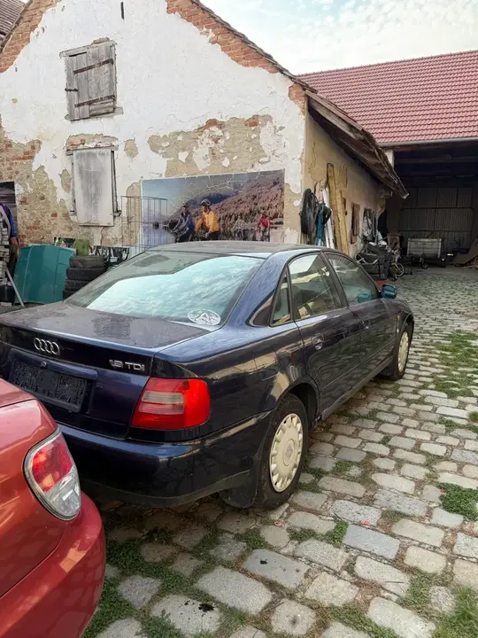 Audi A4 1997 photo 2