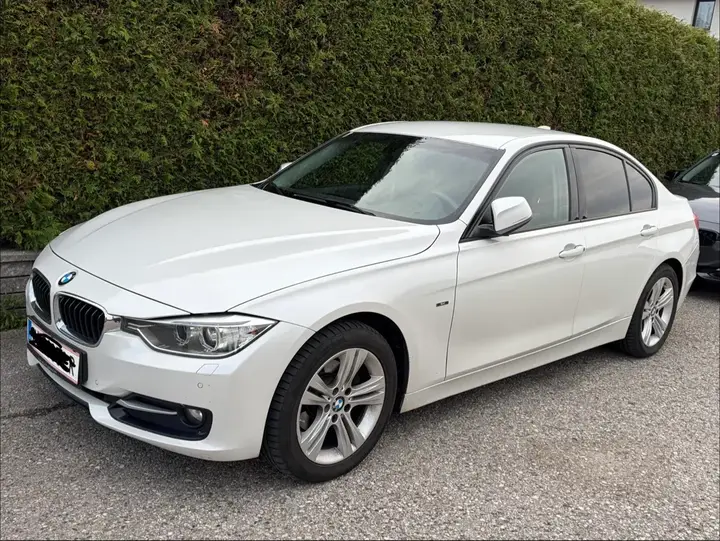 BMW 318D 2014 photo 2