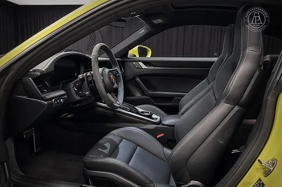 Porsche 911 2025 photo 5