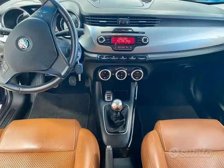 Alfa Romeo Giulietta 2010 photo 5