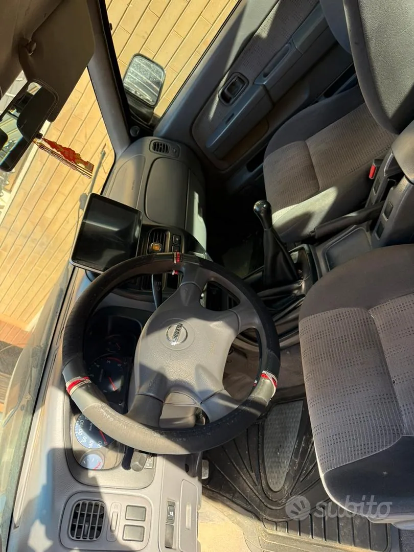 Nissan Navara 2006 photo 4
