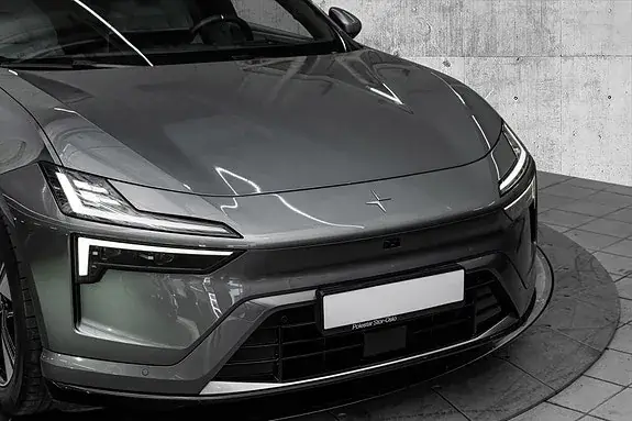 Polestar 4 2025 photo 2