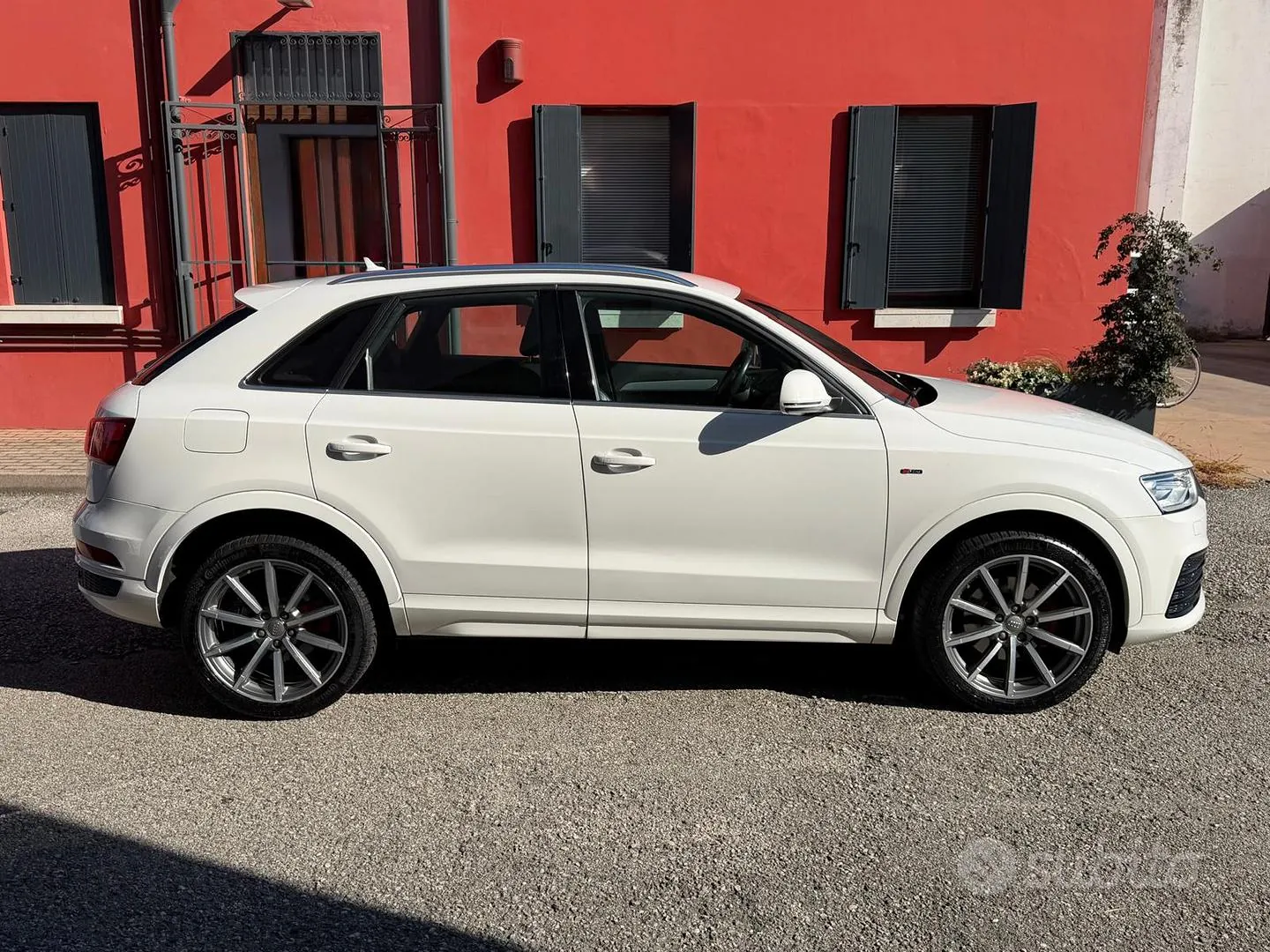Audi Q3 2015 photo 2