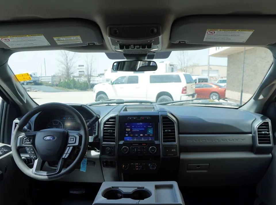 Ford F350 2022 photo 2