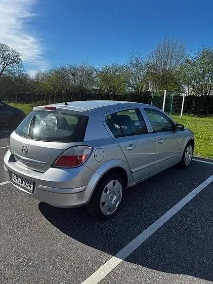 Opel Astra 2006 photo 2