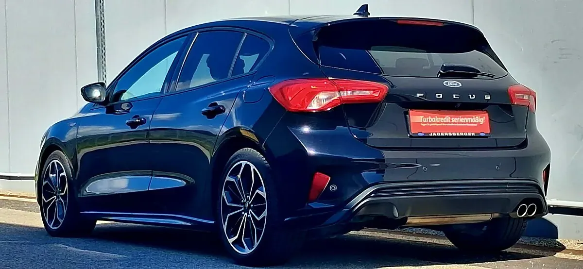 Ford Focus 2021 photo 2