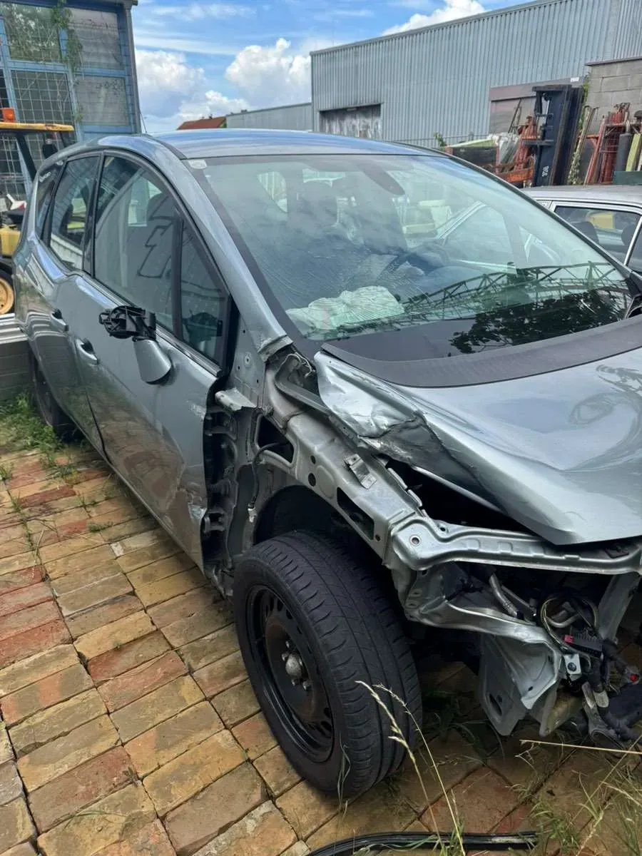 Opel Meriva 2014 photo 2