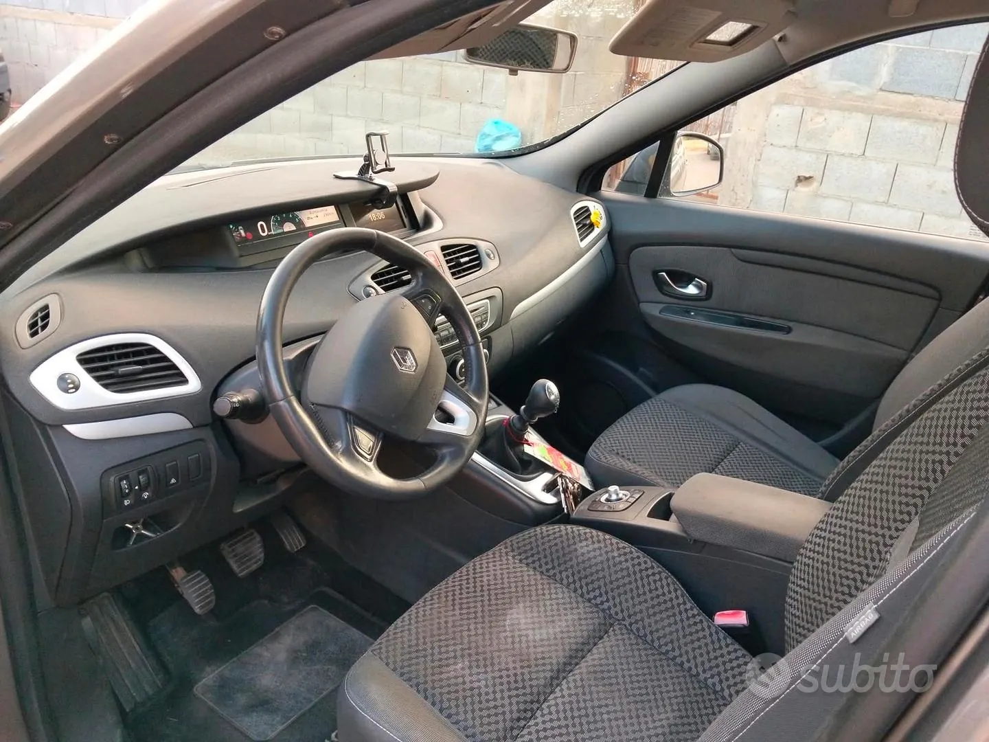 Renault Scenic 2011 photo 5
