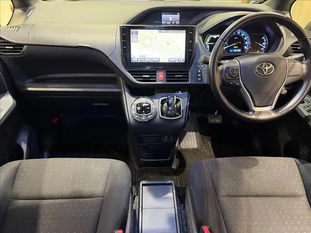 Toyota Corolla Hybrid G 2016 photo 3