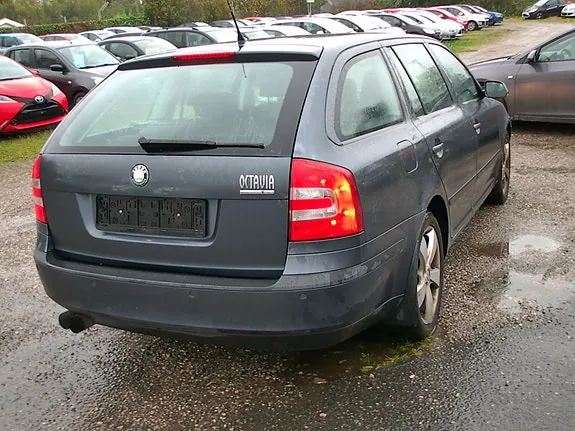 Skoda Octavia 2008 photo 4
