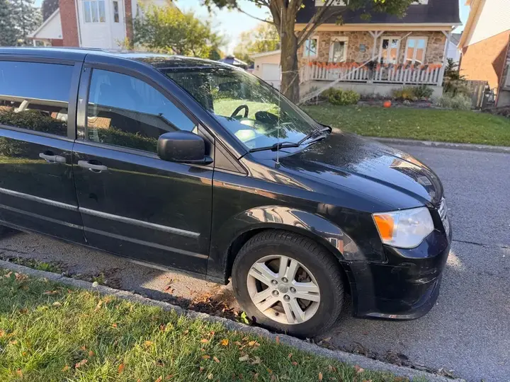 Dodge Grand Caravan 2014 photo 4