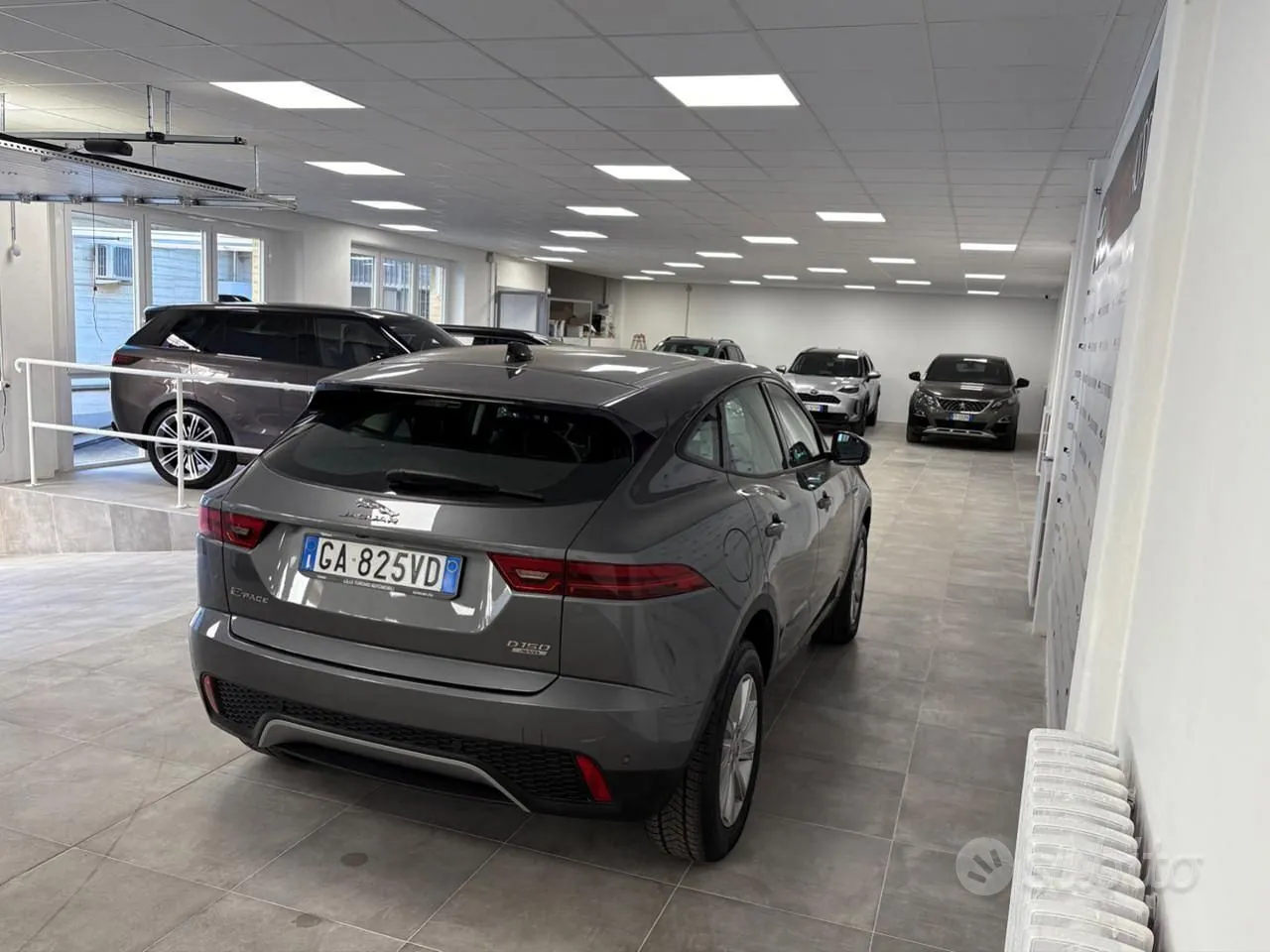 Jaguar E-Pace 2020 photo 3