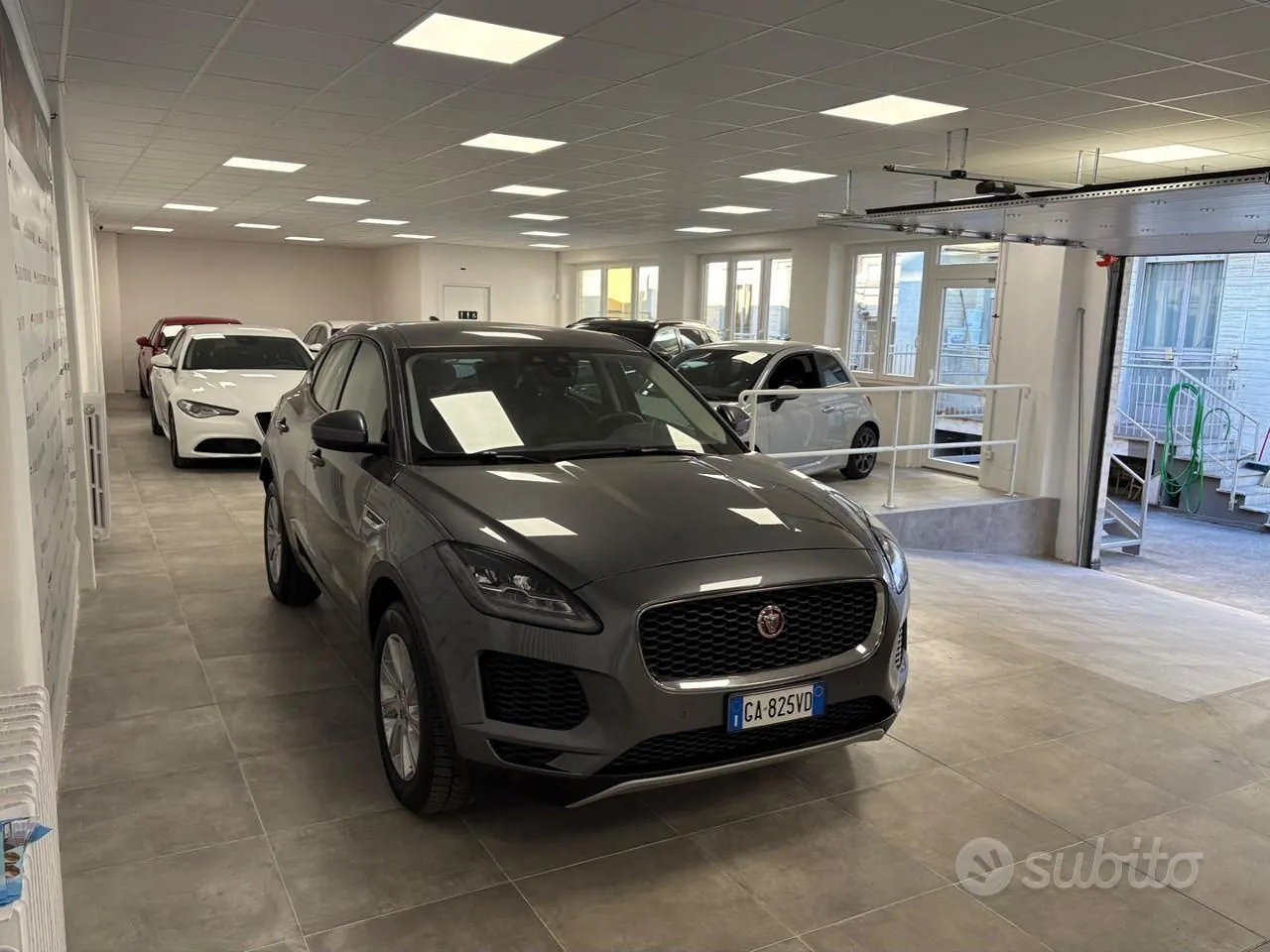 Jaguar E-Pace 2020 photo 2