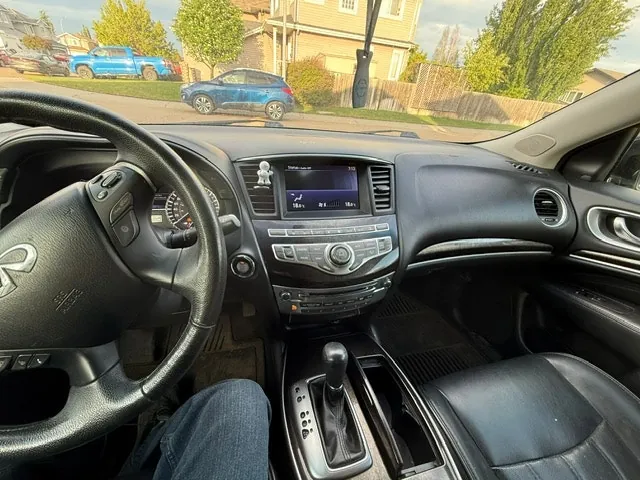 Infiniti Jx35 2013 photo 4