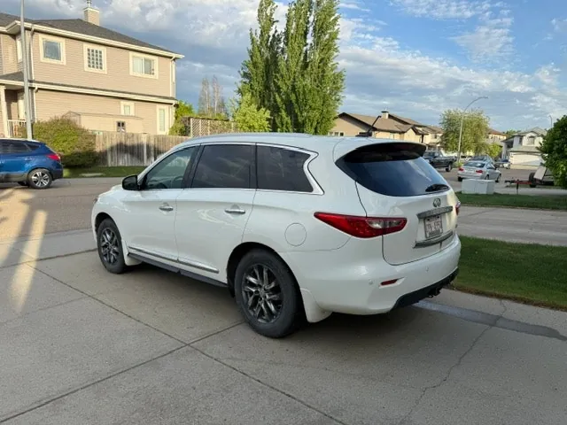 Infiniti Jx35 2013 photo 2