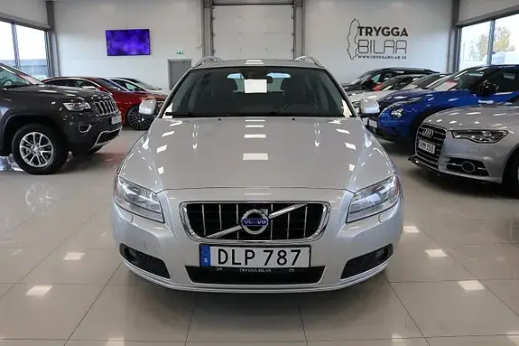 Volvo V70 2012 photo 2
