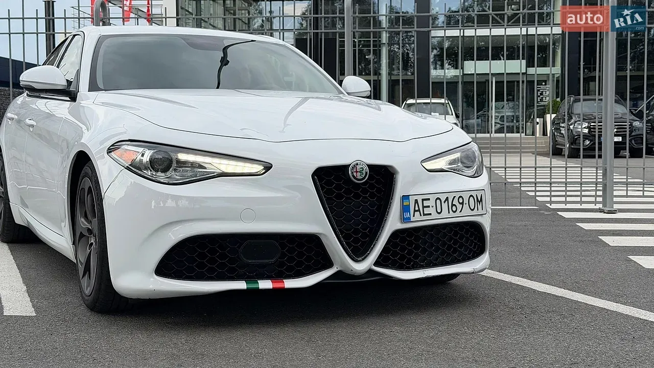 Alfa Romeo Giulia 2017 photo 4