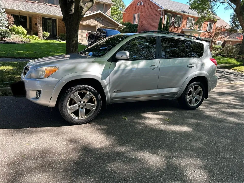 Toyota Rav4 2012 photo 4